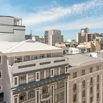 Urban Oasis Luxury Cbd Retreat With Balcony & Parking
